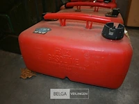Partij kunststof brandstoftanks - afbeelding 3 van  5