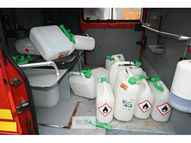 Partij kunststof jerrycans - afbeelding 1 van  6