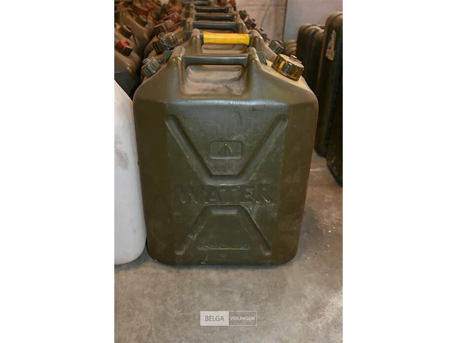 Partij kunststof jerrycans - afbeelding 2 van  4