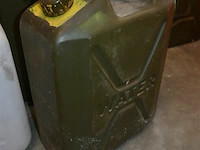 Partij kunststof jerrycans - afbeelding 3 van  4