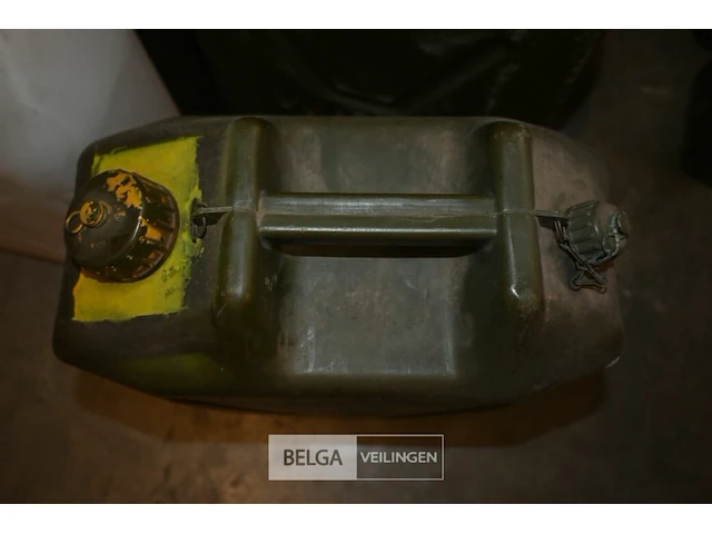 Partij kunststof jerrycans - afbeelding 4 van  4