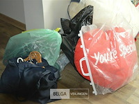 Partij kussens en kleerhangers - afbeelding 2 van  3