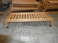 Partij lage houten bedden - afbeelding 4 van  5