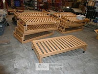 Partij lage houten bedden - afbeelding 1 van  5