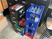 Partij lege bakken - afbeelding 3 van  4
