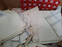 Partij linnen - afbeelding 2 van  2