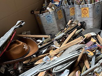 Partij liontouch zwaarden - afbeelding 6 van  6