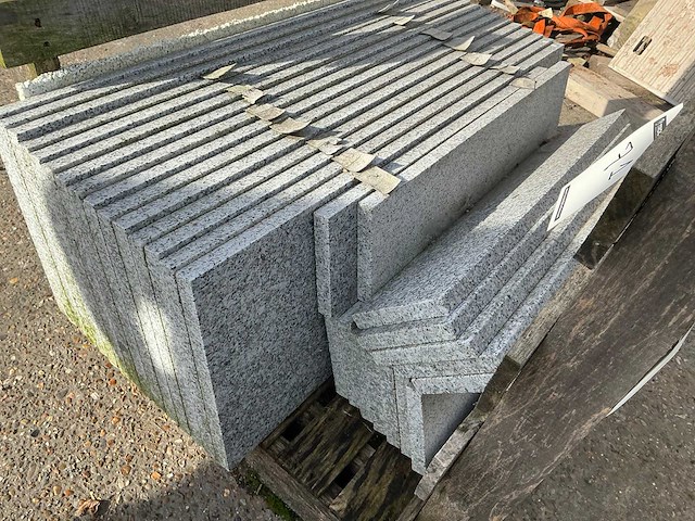 Partij maatstukken graniet ca 27 stuks - afbeelding 2 van  3