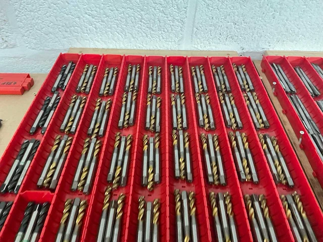 Partij machinedraadtappen (296x) - afbeelding 9 van  9