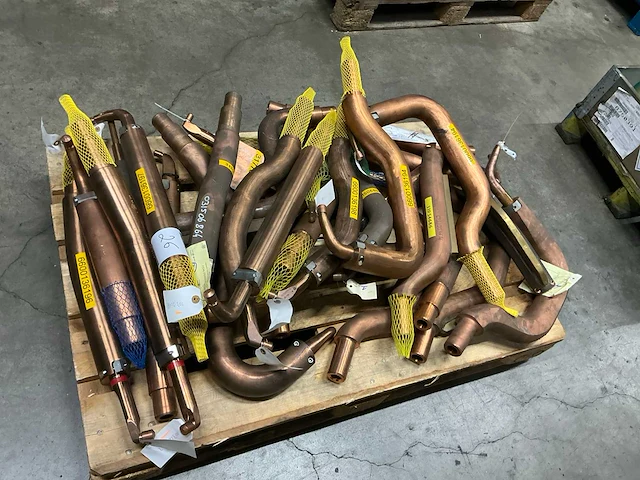Partij machineonderdelen in rood koper - afbeelding 3 van  4