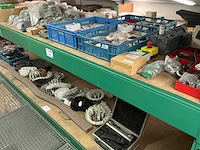Partij machinetoebehoren - afbeelding 1 van  19