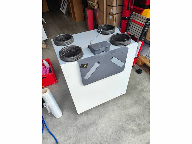 Partij met 248 onderdelen ventilatiesystemen - afbeelding 1 van  32