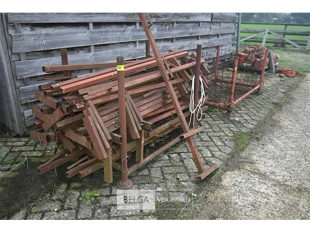 Partij metalen dakrandbeveiliging - afbeelding 1 van  6
