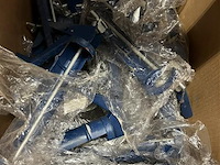 Partij metalen kitspuiten - afbeelding 1 van  2