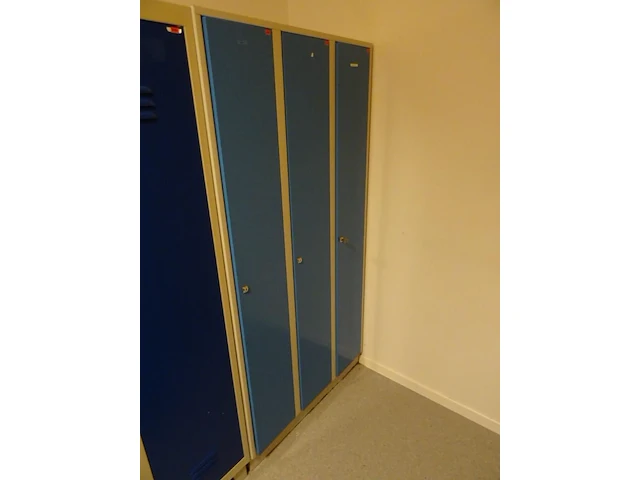 Partij metalen lockers - afbeelding 16 van  16