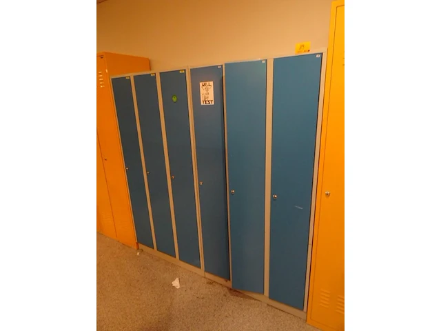 Partij metalen lockers - afbeelding 1 van  16
