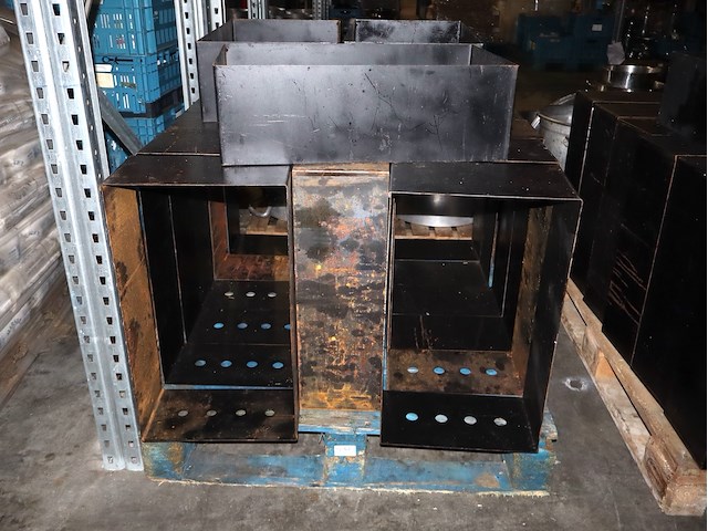 Partij metalen omkadering (plm 18) - afbeelding 1 van  3