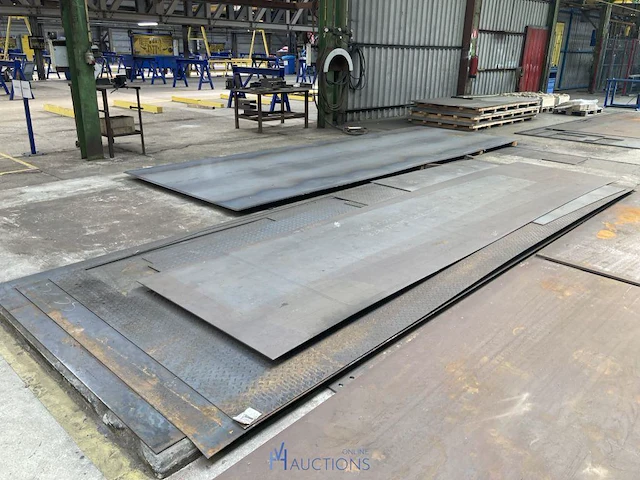 Partij metalen platen - afbeelding 1 van  10