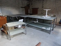 Partij metalen presentatie meubelen - afbeelding 1 van  5