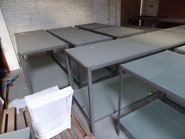 Partij metalen presentatie meubelen - afbeelding 3 van  5