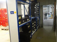 Partij metalen rekken - afbeelding 1 van  4