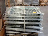 Partij metalen roosters - afbeelding 1 van  4