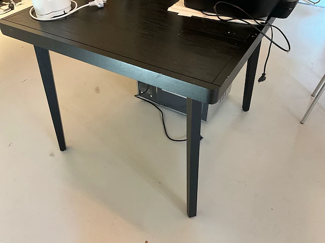 Partij meubilair en decoratie - afbeelding 9 van  11