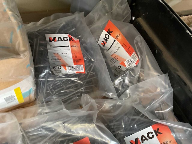 Partij nagels - afbeelding 5 van  6