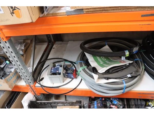 Partij nieuwe fietsonderdelen wo helmen, sloten, velgen enz - afbeelding 14 van  18