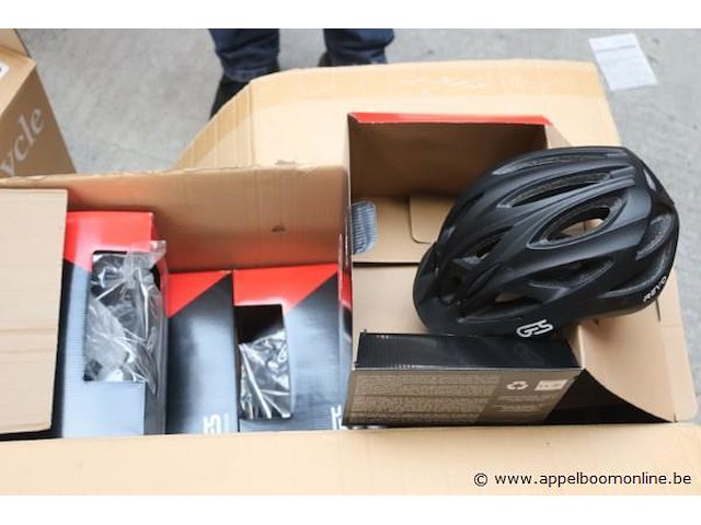 Partij nieuwe fietsonderdelen wo helmen, sloten, velgen enz - afbeelding 16 van  18