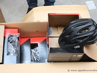 Partij nieuwe fietsonderdelen wo helmen, sloten, velgen enz - afbeelding 16 van  18