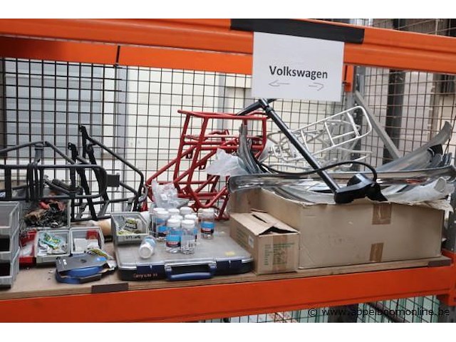 Partij nieuwe fietsonderdelen wo helmen, sloten, velgen enz - afbeelding 7 van  18