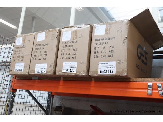 Partij nieuwe fietsonderdelen wo helmen, sloten, velgen enz - afbeelding 9 van  18