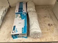 Partij nitril wegwerp handschoenen voor voedingsindustrie. - afbeelding 1 van  1