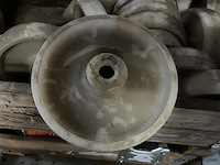 Partij nylon wielen met palletrand - afbeelding 3 van  3