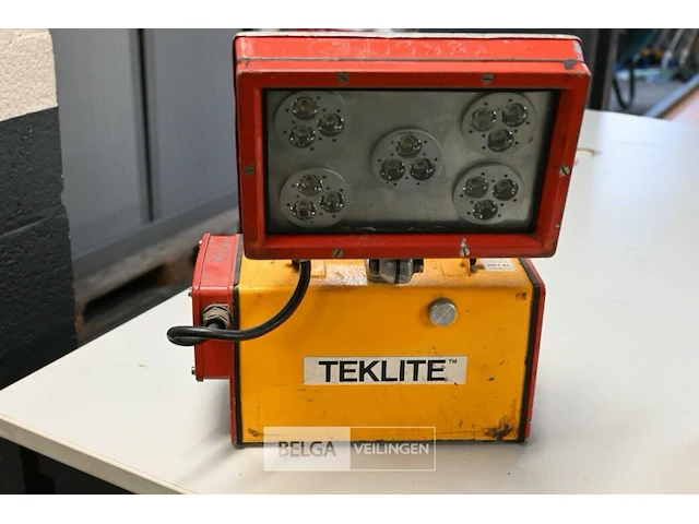 Partij oplaadbare led lampen - merk : teklite - afbeelding 2 van  4