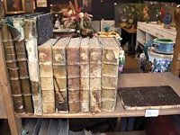 Partij oude boeken - afbeelding 1 van  3