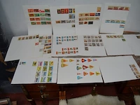 Partij oude foto's en prenten, 2 medailles, houten kistje, 3 blikken dozen, 25 papieren met zegels - afbeelding 8 van  20