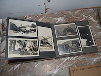 Partij oude foto's en prenten, 2 medailles, houten kistje, 3 blikken dozen, 25 papieren met zegels - afbeelding 18 van  20