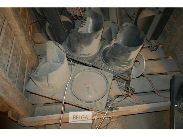 Partij oude verkeerslichten - afbeelding 4 van  6