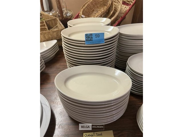 Partij ovalen borden ± 70 stuks - afbeelding 1 van  8