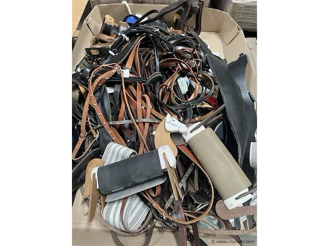 Partij paarden toebehoren - afbeelding 1 van  3