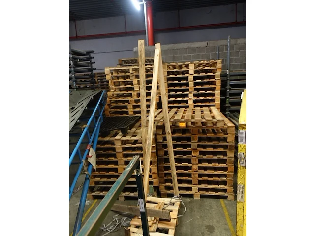 Partij palletten - afbeelding 1 van  3