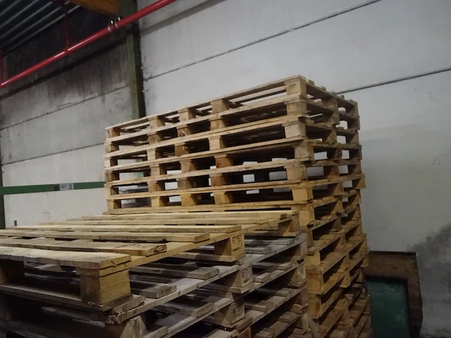 Partij palletten - afbeelding 3 van  3