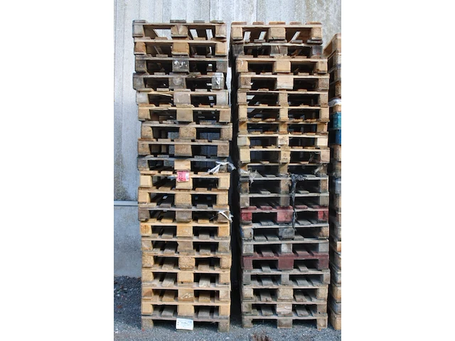 Partij palletten - afbeelding 1 van  1