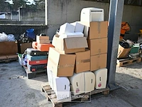 Partij papier- en zeepdispensers - afbeelding 1 van  2