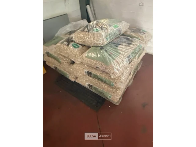 Partij pellets 15 kg 100% dennenhout ca. 19 stuks - afbeelding 3 van  3