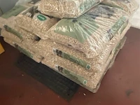 Partij pellets 15 kg 100% dennenhout ca. 19 stuks - afbeelding 3 van  3