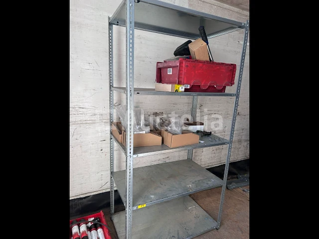 Partij planken al gedemonteerd - afbeelding 2 van  6