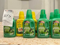 Partij planten voeding en onkruid verdelging middellen - afbeelding 1 van  1